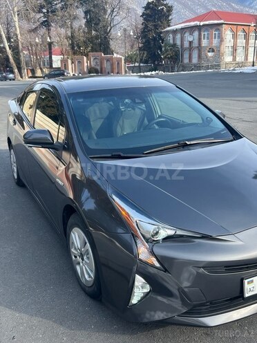Toyota Prius-2