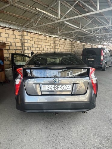 Toyota Prius-3