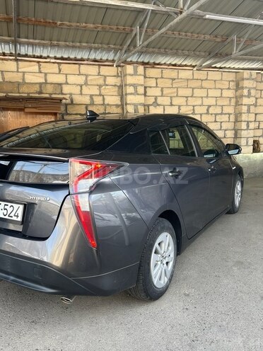 Toyota Prius-8