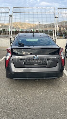 Toyota Prius-5