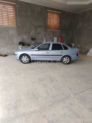 Opel Vectra-12
