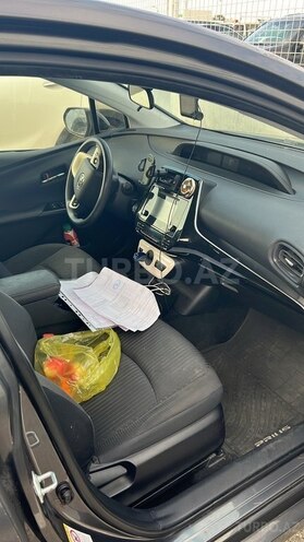Toyota Prius-10