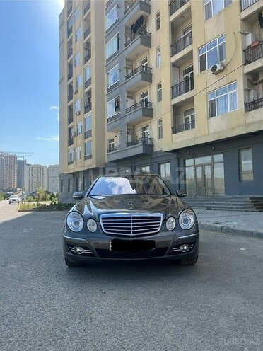 Mercedes E 220-1