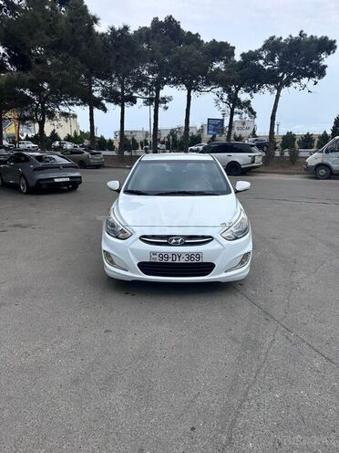 Hyundai Accent-1