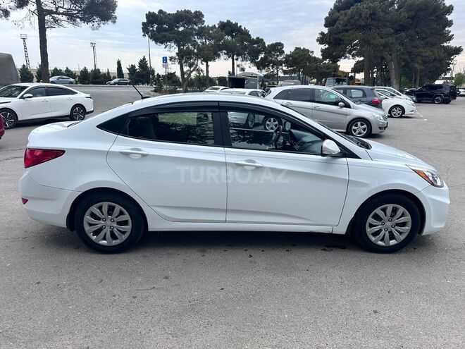 Hyundai Accent-3