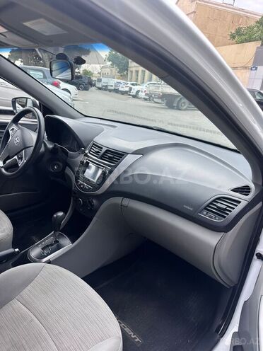 Hyundai Accent-8