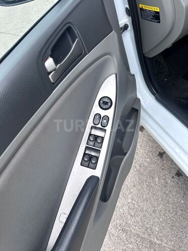 Hyundai Accent-9