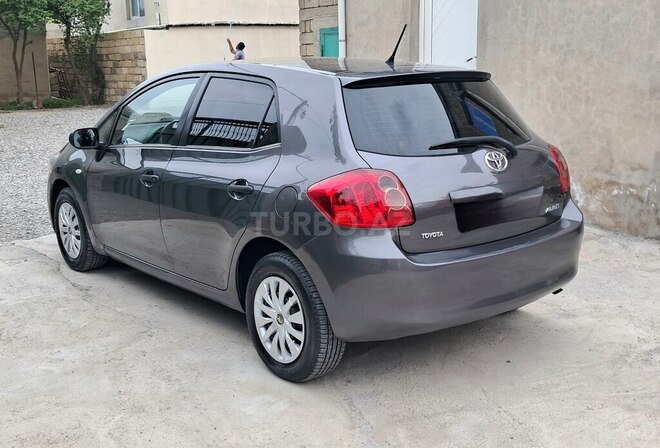 Toyota Auris-5
