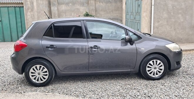 Toyota Auris-10