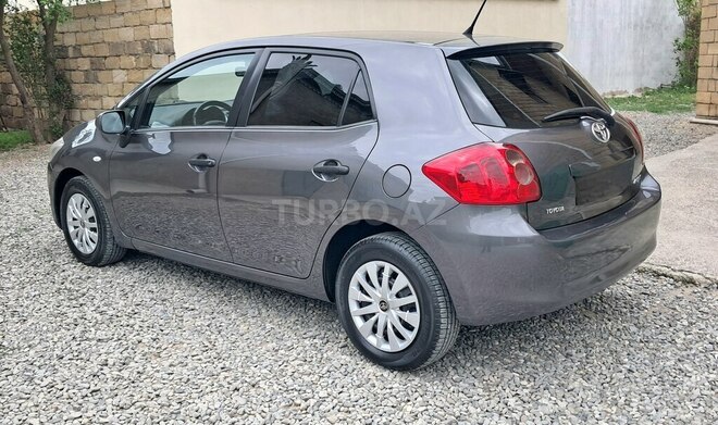 Toyota Auris-11