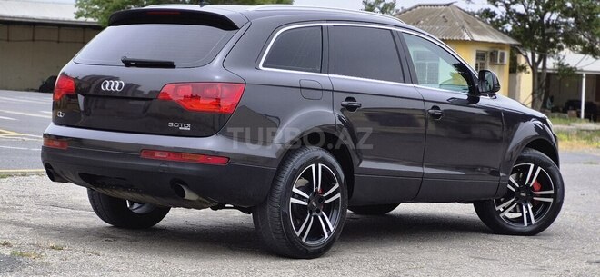 Audi Q7-7