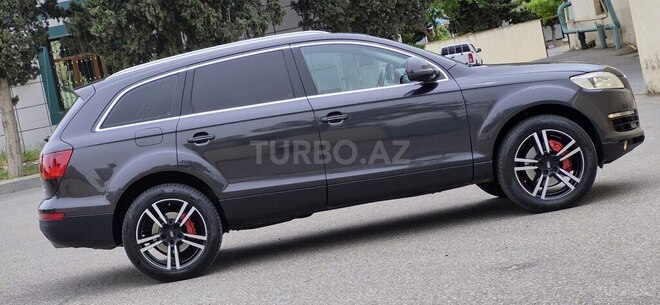 Audi Q7-14