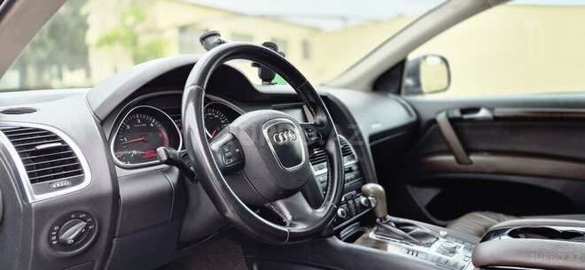 Audi Q7-15