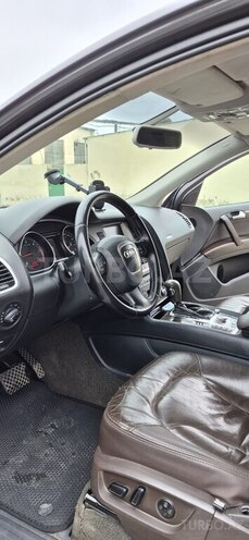 Audi Q7-20