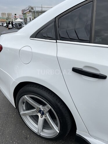 Chevrolet Cruze-11