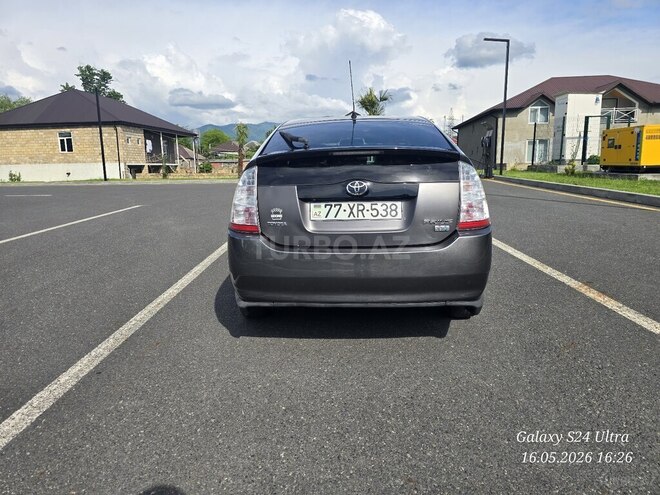Toyota Prius-2