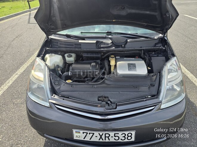 Toyota Prius-4