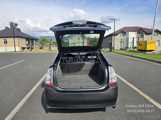 Toyota Prius-7