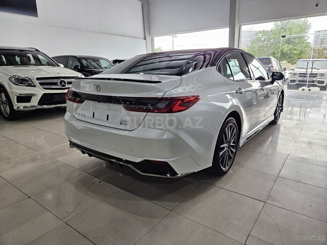 Toyota Camry-5