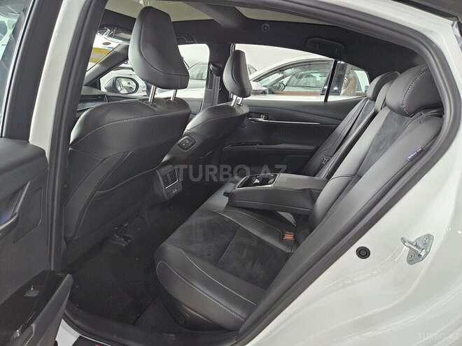 Toyota Camry-17