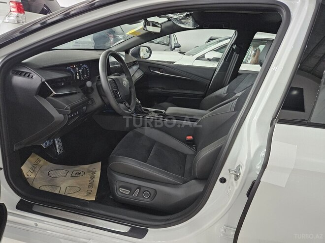 Toyota Camry-15