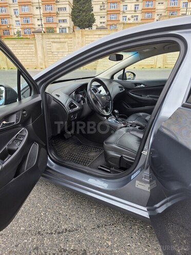 Chevrolet Cruze-11