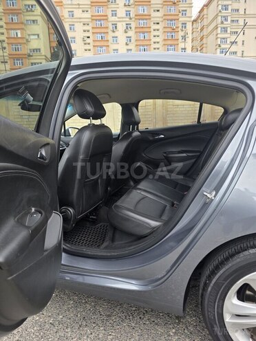 Chevrolet Cruze-10