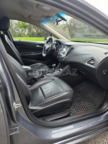 Chevrolet Cruze-18