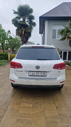 Volkswagen Touareg-2