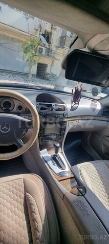 Mercedes E 240-5