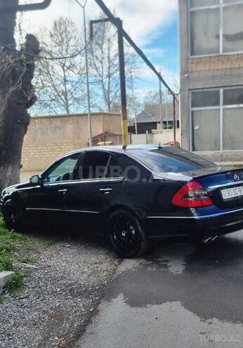 Mercedes E 240-13