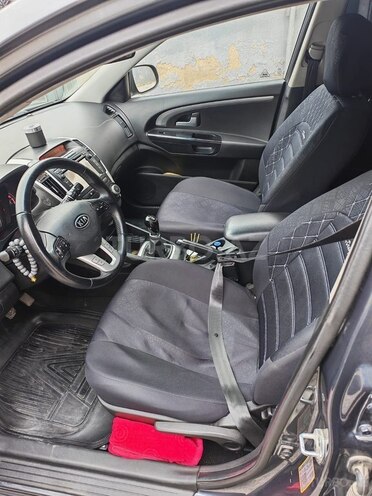Kia Ceed SW-8