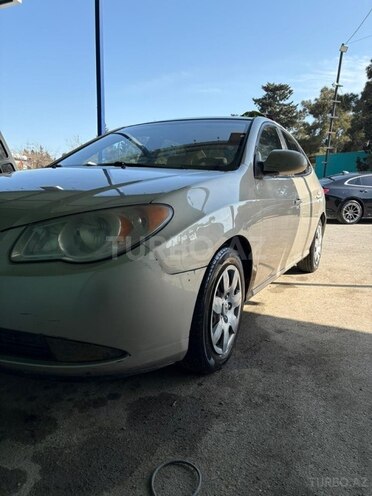Hyundai Elantra-2