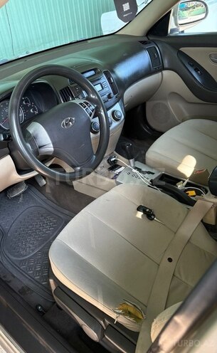 Hyundai Elantra-8