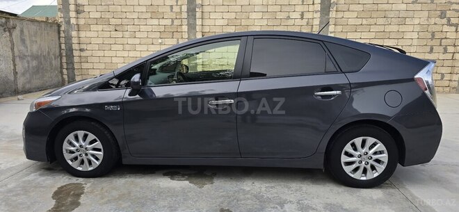 Toyota Prius-4