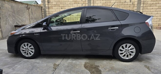 Toyota Prius-8
