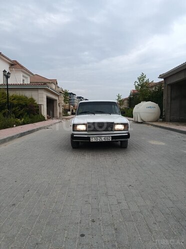 LADA (VAZ) 2107-1