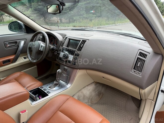 Infiniti FX35-16