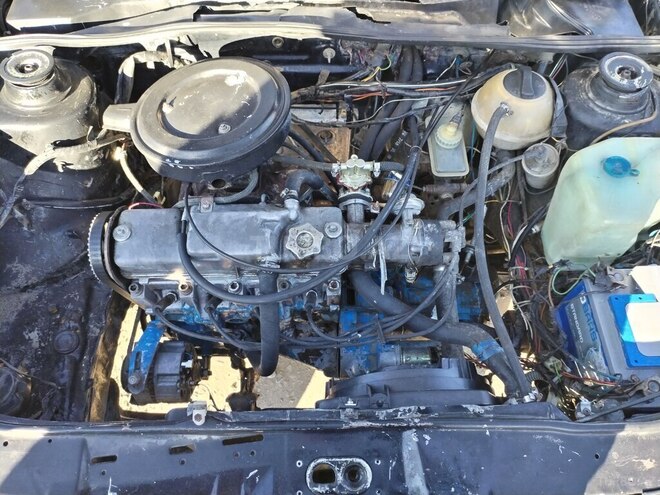 Volkswagen Golf 1990, 328,352 km - 1.6 l - Bərdə