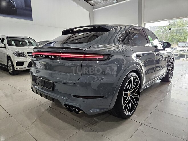Porsche Cayenne E-hybrid Coupe-11