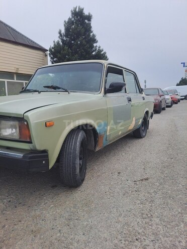 LADA (VAZ) 2107-2