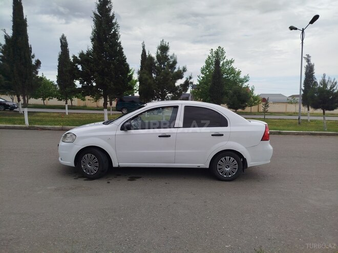 Chevrolet Aveo-3