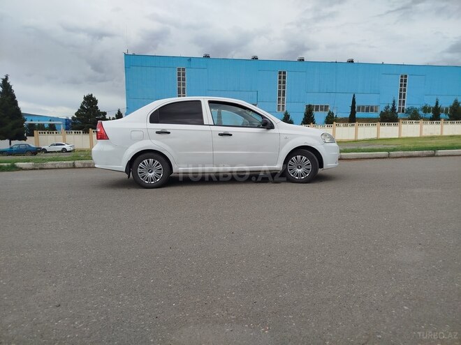 Chevrolet Aveo-2