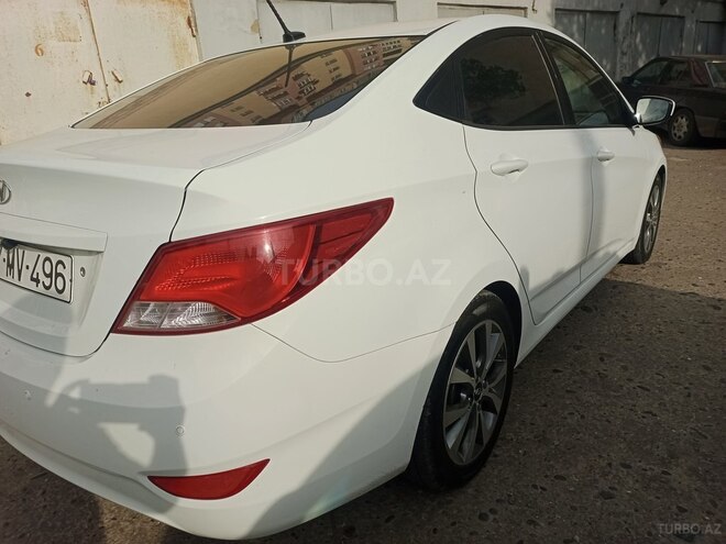 Hyundai Accent-7