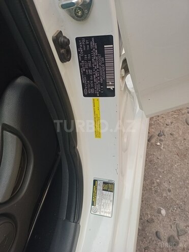 Hyundai Accent-10