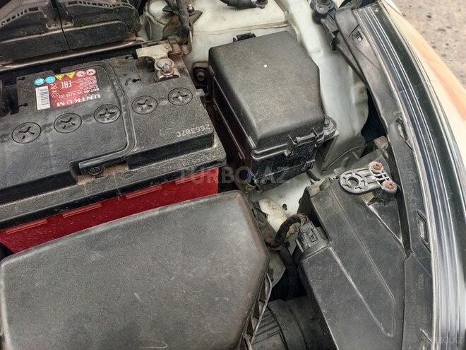 Hyundai Accent-13