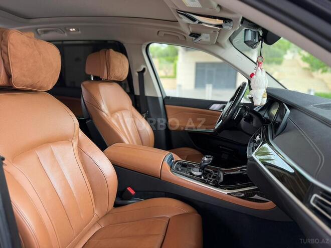 BMW X7-13