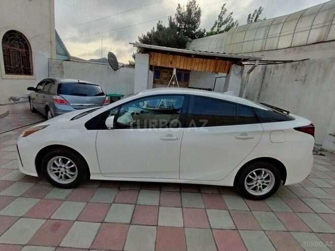 Toyota Prius-7