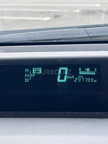 Toyota Prius-2