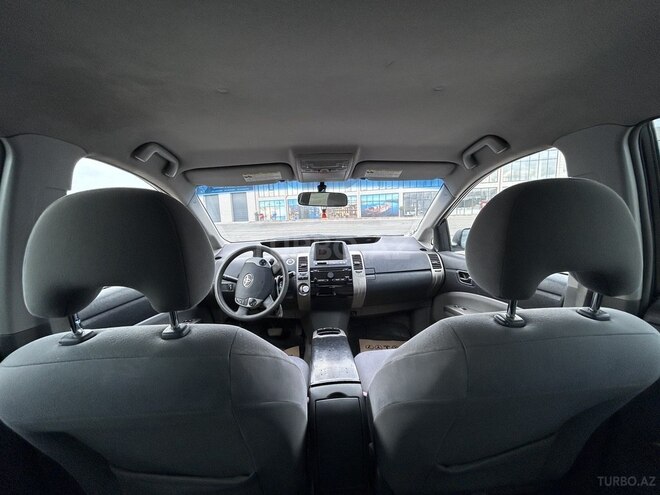 Toyota Prius-5